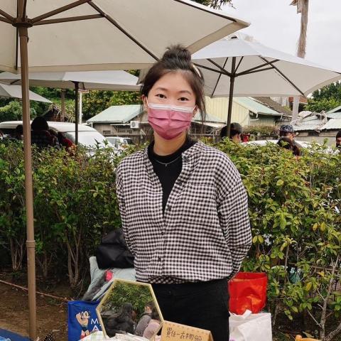 提供翻译i服務的專家Corine 