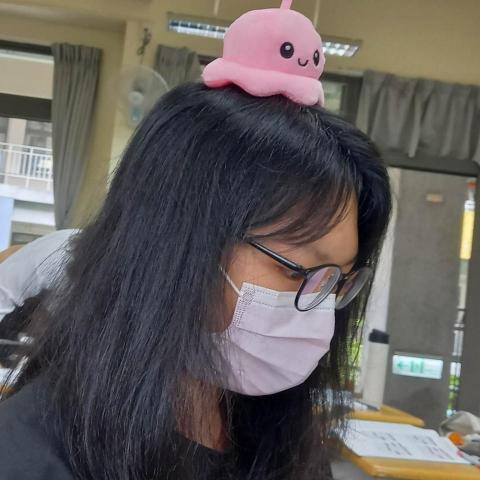 提供高中化學服務的專家王品靜