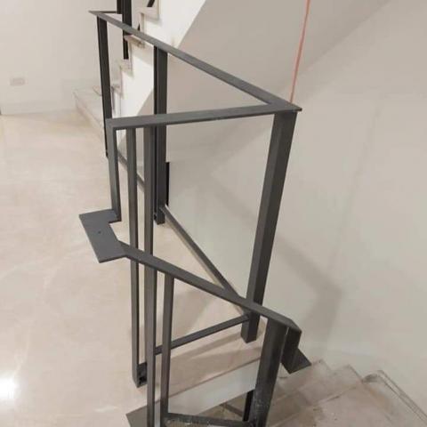 提供鐵件服務的專家歐明和