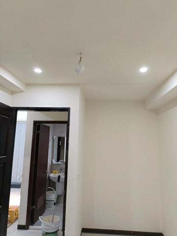 萬力興油漆防水工作室 - 小孩房間百合白粉刷完做雙面牆跳色