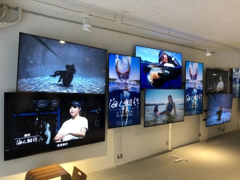 李昱萱 - 文化部 影視製作水底攝影人才培育計畫
成果展覽
（電視牆播放影片為剪輯作品）