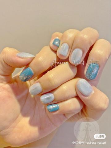 Aurora nail art - 