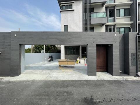 藝之初創意塗裝有限公司 - 木紋清水模客制色案例