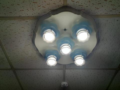 仁水水電工作室 - 吸頂燈 安裝 仁水水電工作室 - 吸頂燈 安裝