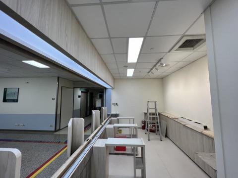 鄭元翔 - 檢驗櫃台