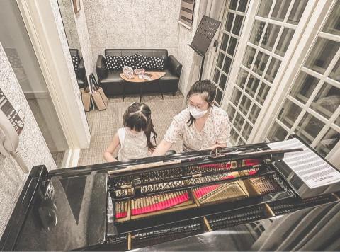 Leona 音樂工作室 - 兒童鋼琴課程