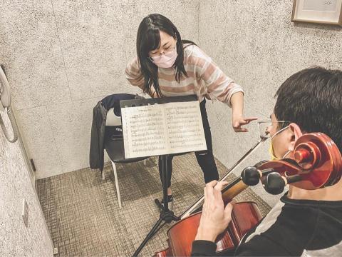 Leona 音樂工作室 - 成人大提琴課程