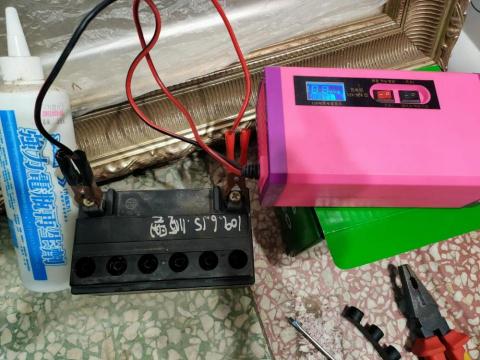 仁水水電工作室 - 電池 液體補充 充電 仁水水電工作室 - 電池 液體補充 充電