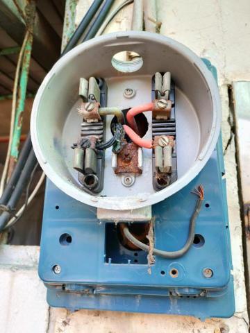 仁水水電工作室 - 電表線16平方電纜燒毀 更換 仁水水電工作室 - 電表線16平方電纜燒毀 更換