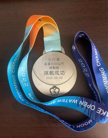 周教練 - 學生參與日月潭泳渡成功