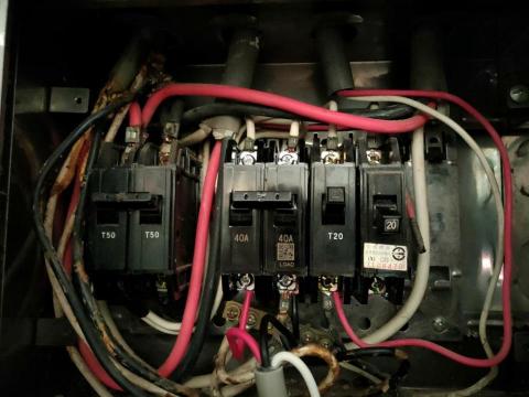 仁水水電工作室 - 電閘 更換 仁水水電工作室 - 電閘 更換