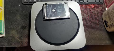 楊仁杰 - MAC mini 傳統硬碟更換固態硬碟