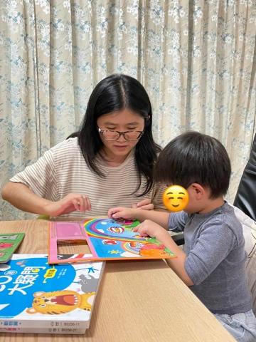 蔡老師 - 教學現場-幼兒伴讀