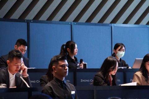 劉庭妍 - 美術品拍賣會司儀