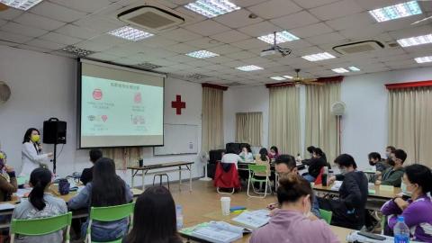 黃曉薇 - 高齡課程授課