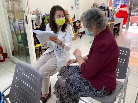 黃曉薇 - 社區長照據點 營養照護