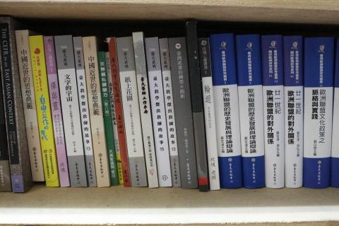 益盛多媒體印刷 - 書籍刊物印刷(尺寸不限、紙張不限、後加工不限) 皆可討論規劃
