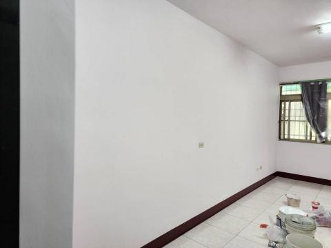 林瑞昌 - 樓下處理完樓上地面磁磚縫也做了防水漆2-3次