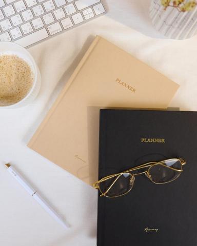 視覺設計師-沈品彤 - 筆記本、年曆本設計