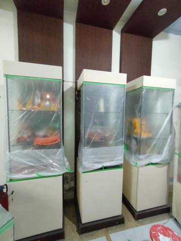 銓興油漆工程行 - 展示櫃手工改色