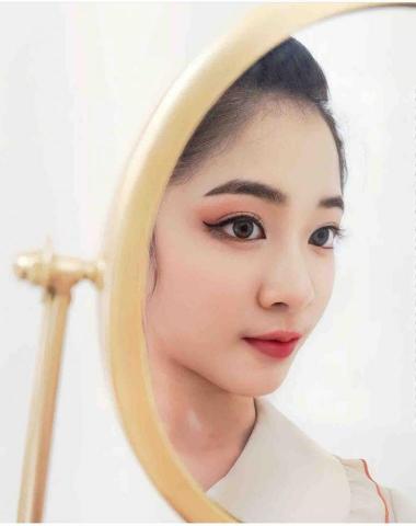 黃子妍 - 舞台妝