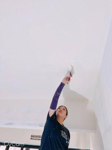 林奉青 - 媳婦認真的油漆