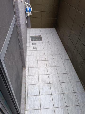 大台中浴缸拆除磁磚修復工程 - 後陽台抓洩水貼地磚