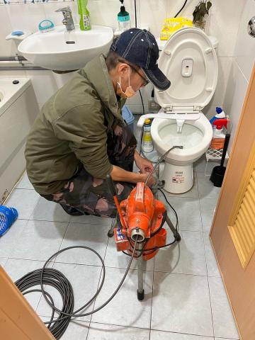 易暢通管行 - 廁所便斗疏通