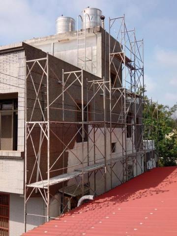 穩事達實業社 - 新竹縣新豐鄉(外牆漏水面)___穿鐵衣。 穩事達實業社 - 新竹縣新豐鄉(外牆漏水面)___穿鐵衣。