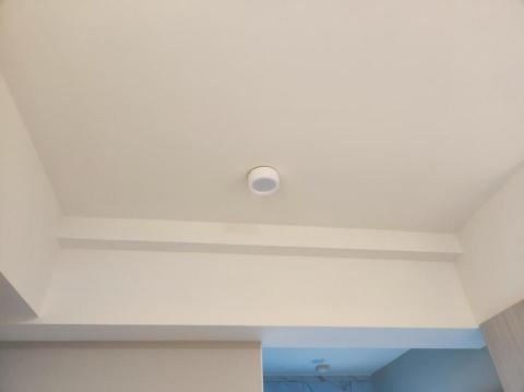 AURA HOME REPAIR STUDIO - 天花板出線孔以筒燈遮蔽 AURA HOME REPAIR STUDIO - 天花板出線孔以筒燈遮蔽