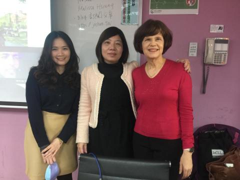 Julia Liu - 参加研習，進修課程。