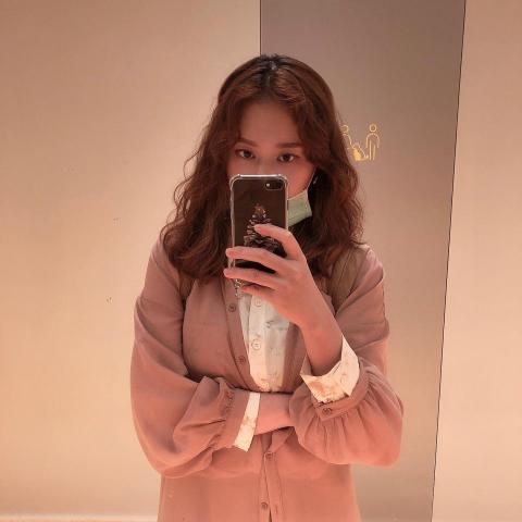 提供寫文章服務的專家Jenny