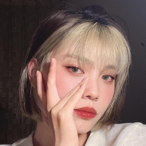 提供染髮價服務的專家李怡