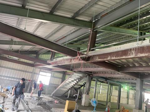 利邦工程行 - H鋼主裝灌漿