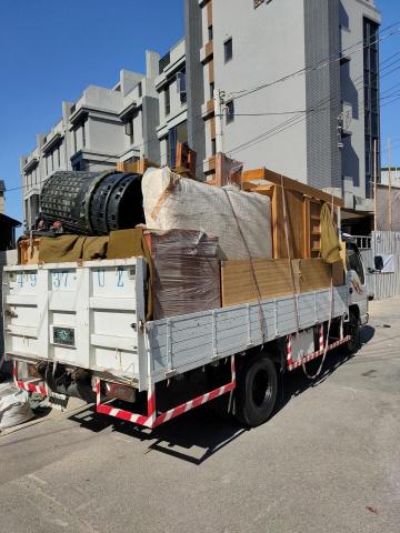 祥發精緻包裝搬家 - 5噸車型搬運，車斗寬6尺3.長14尺