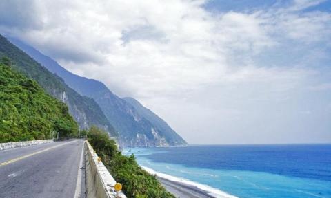 布拉魚包車旅遊.機場接送 - 