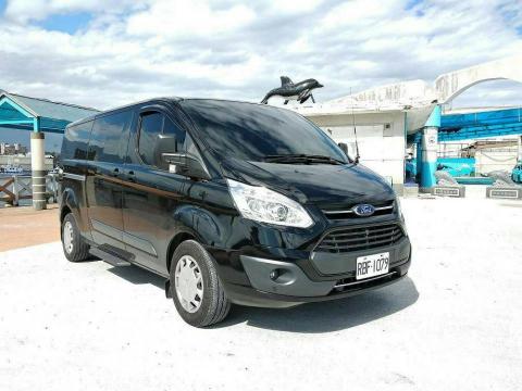 布拉魚包車旅遊.機場接送 - 9座商務車