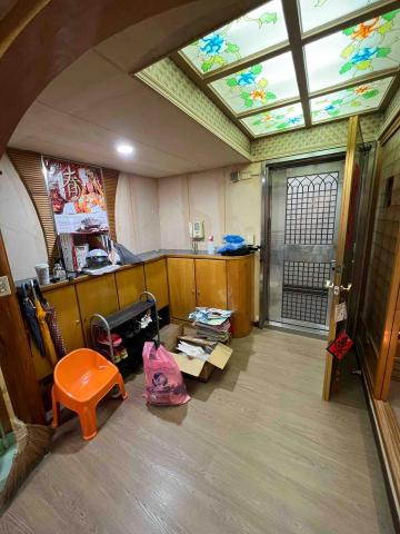 全能修繕阿緯 - 土城住家玄關改造前 全能修繕阿緯 - 土城住家玄關改造前