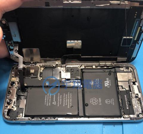 宇翔專業維修-手機．平板．電腦．筆電 - 手機泡水處理