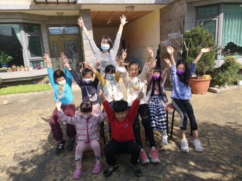 kathy老師（怡茹） - 兒童藝術冬令營