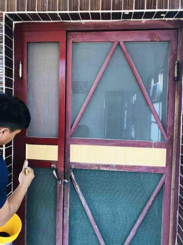 東晉專業油漆 - 木門打磨上色