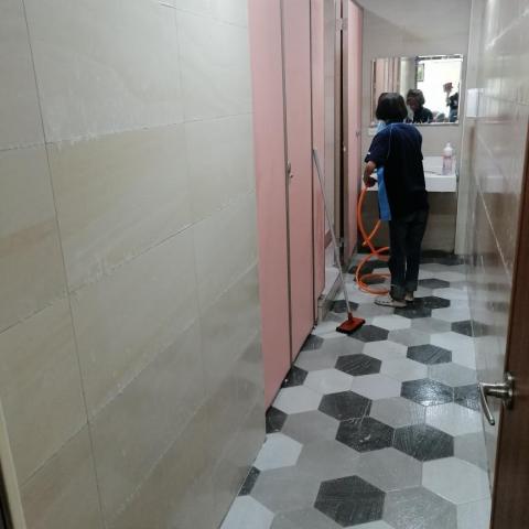 成家清潔公司 - 廁所清潔