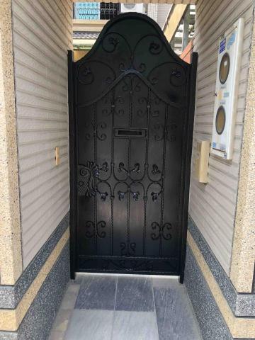 東晉專業油漆 - 鐵門噴除改色施作