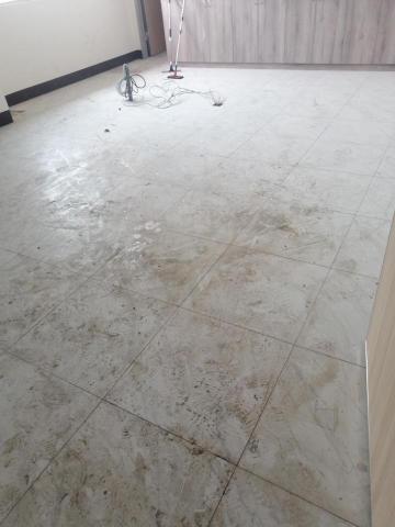 成家清潔公司 - 地板清潔前