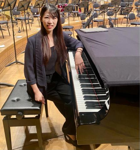 Peggy謝老師 音樂演奏教學 英法遊學資訊 - 與樂團合作演出