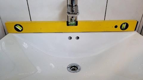 賴德卿 - 洗手台安裝