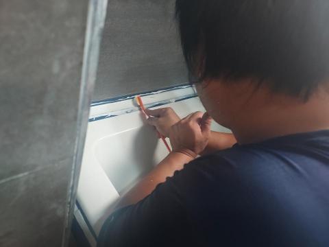 賴德卿 - 浴缸安裝