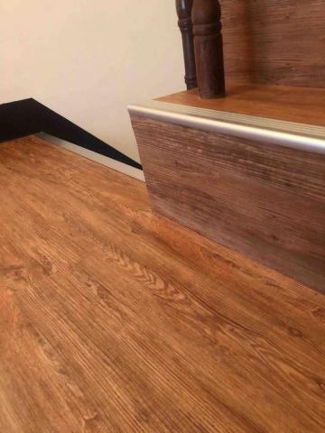 盈村裝潢行 - PVC地磚