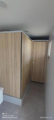 黃建中 - 浴廁隔間倒擺安裝