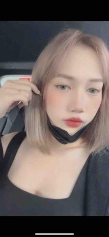 提供刮痧功效服務的專家李沁羽